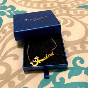 Gold colored “Jessica” necklace